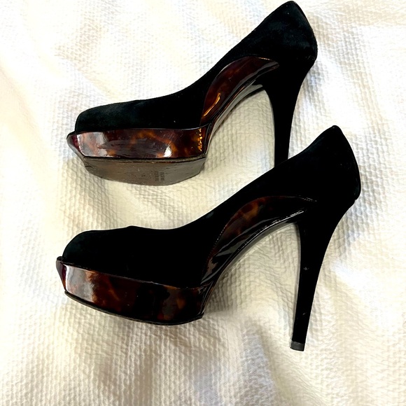 Stuart weitzman size 7M - Picture 1 of 4
